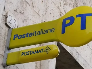 Italijos paštas. Iškaba gatvėje.