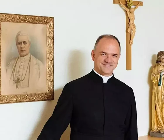 Kun. Davide Pagliarani (FSSPX nuotr.)+