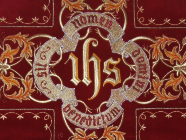 IHS monograma. Arnoto detal\u0117 (Pinterest)