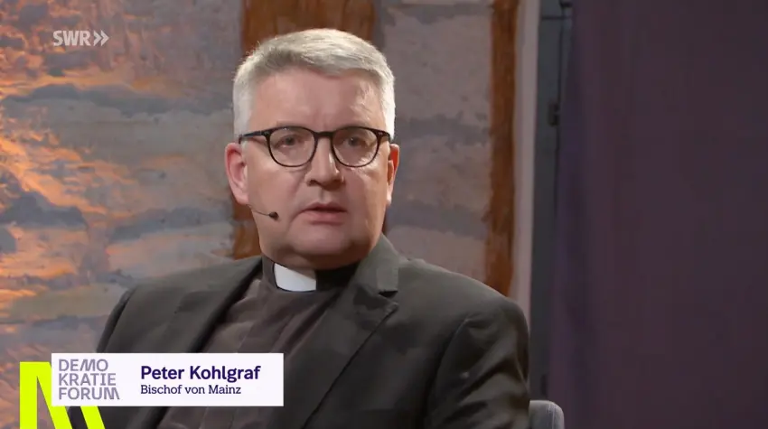 Mainco vyskupas Peteris Kohlgrafas (Vokietija), 2025 m. birželio 20 d. dalyvavęs SWR televizijos laidoje. (Edward Pentin nuotr.) +