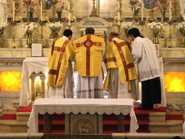 Romos vyskupijoje stipriai suvaržyta liturgija tradicinėmis apeigomis
