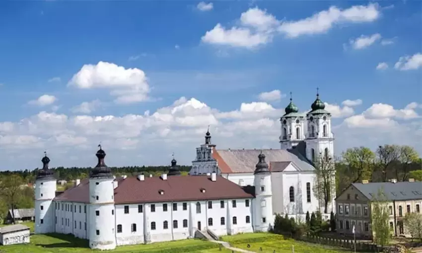 Seinų Švč. Mergelės Marijos Apsilankymo bazilikos ir vienuolyno (vėliau – seminarijos) kompleksas.